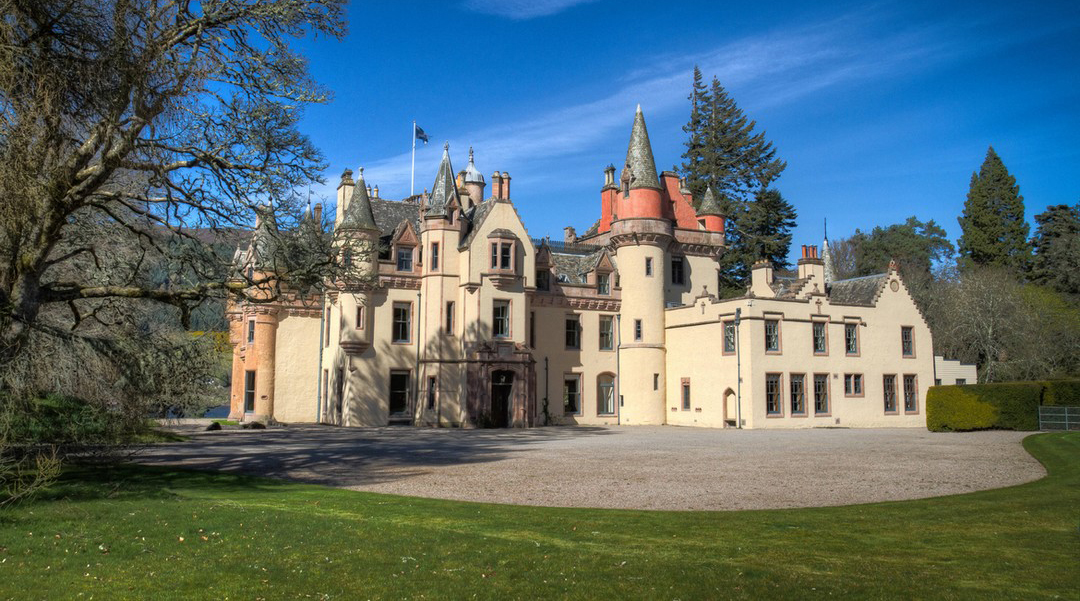 Aldourie Castle