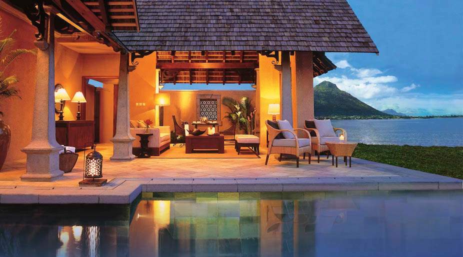 Beachfront Luxury Suite Pool Villa