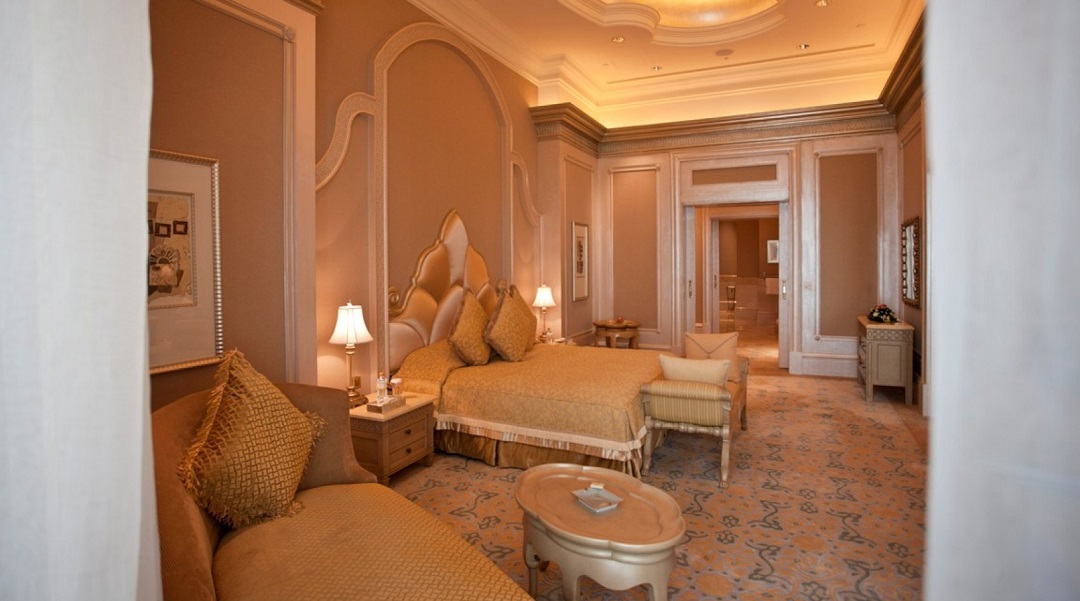Palace Pearl Suite