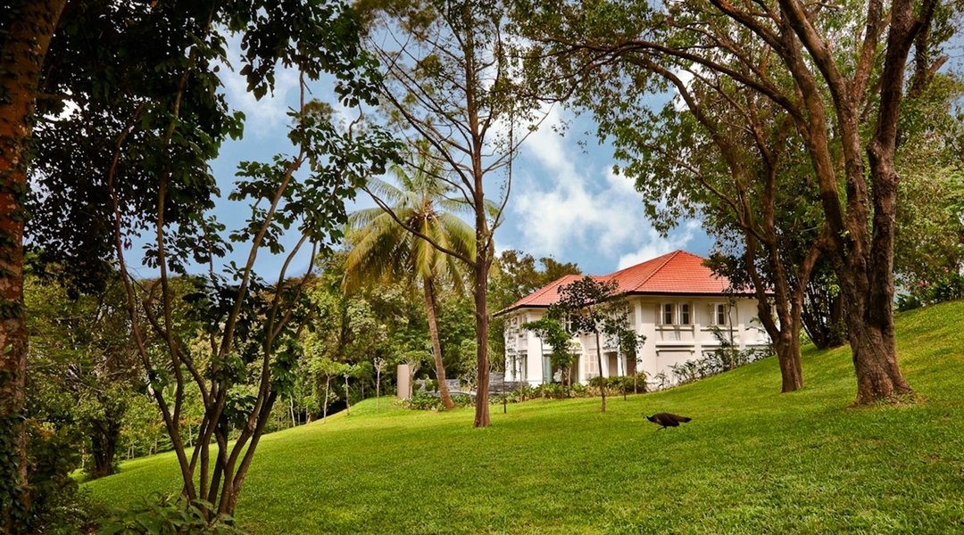 Luxury Villa (Colonial Manor)