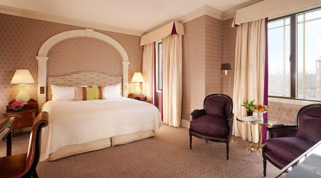Deluxe Room, 1 King Bed