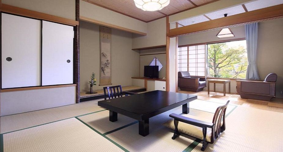 Japanese-Style Room with Mt. Fuji View