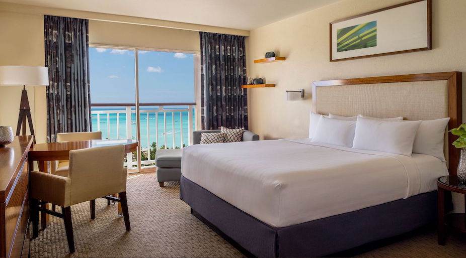 Room, 1 King Bed (Ocean and Pool View)