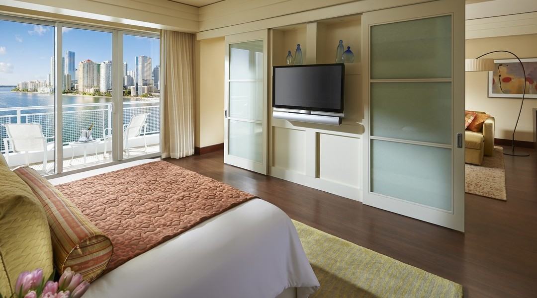 Suite, 1 King Bed, Bay View