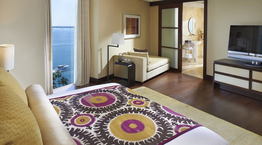 Premier Suite, 1 King Bed, Bay View