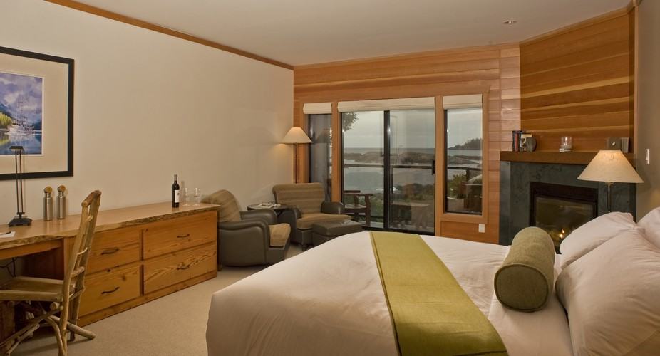 Pointe West Deluxe Room