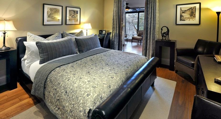 Premium Room 1 Queen Bed