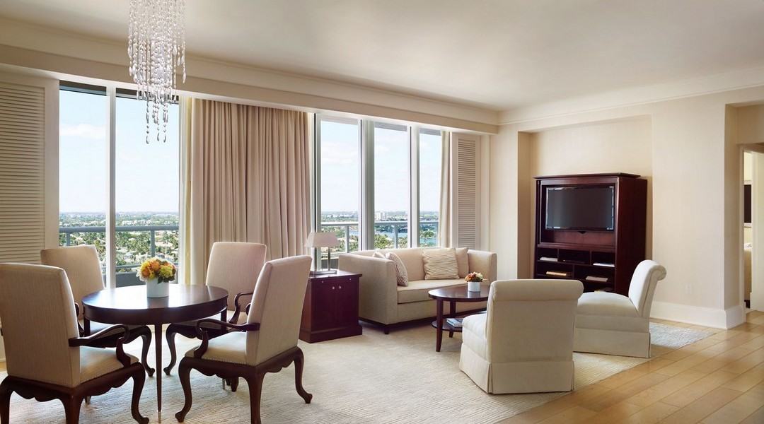 The Ritz-Carlton Suite