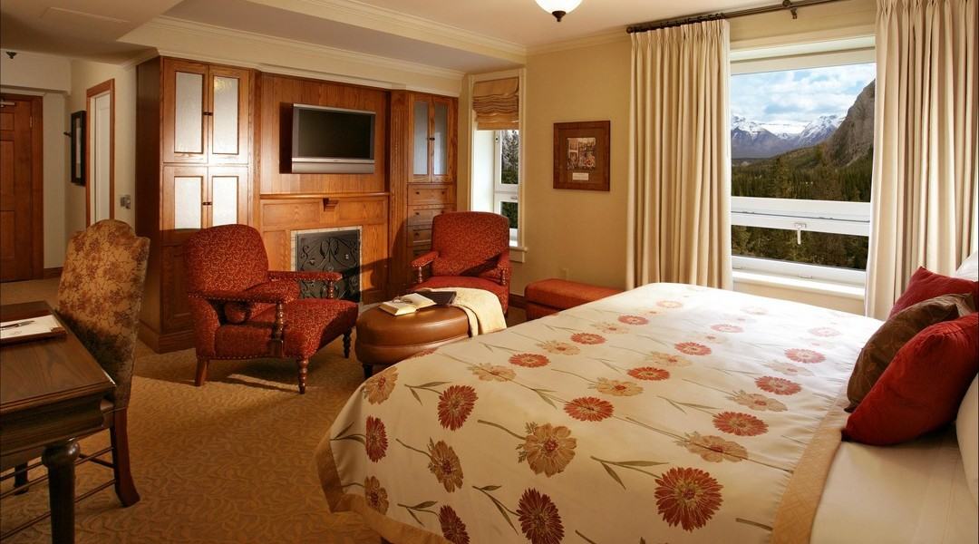 Stanley Thompson Deluxe Mountain View Room