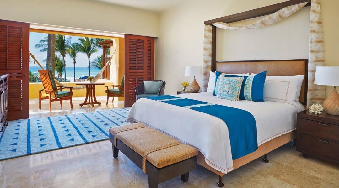One Bedroom Ocean-View Suite