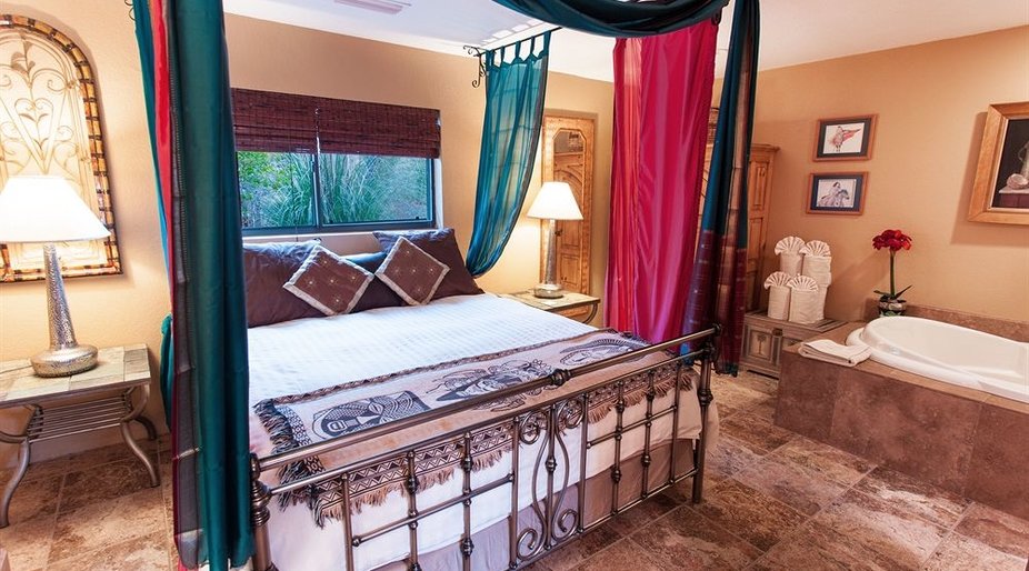 Romantic Suite, 1 King Bed, Mountain View