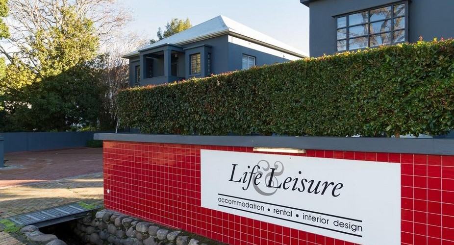 Life and Leisure Luxury Guesthouse