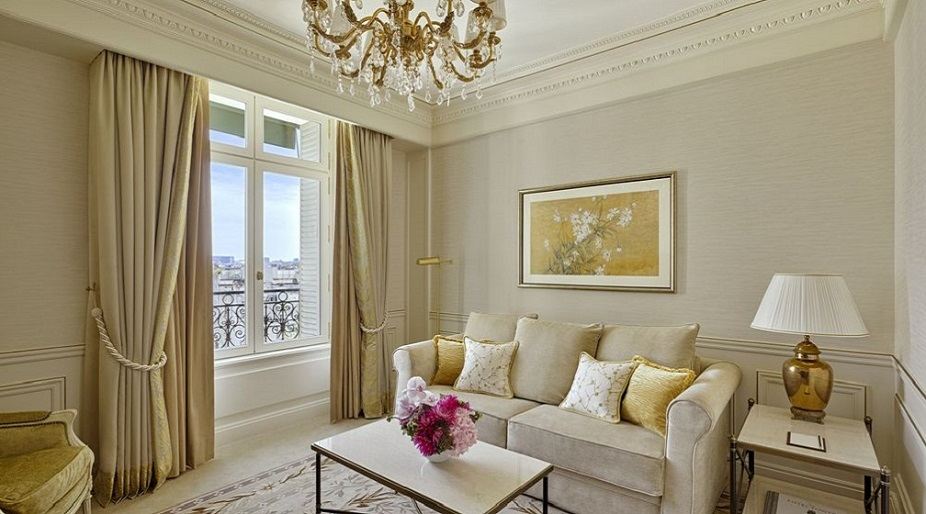 Junior Suite, 1 King Bed (Paris View)