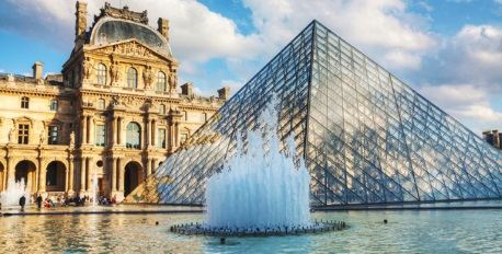  Louvre Museum