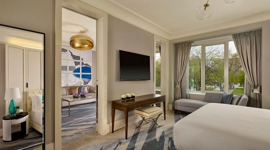 Junior Suite, 1 King Bed, City View