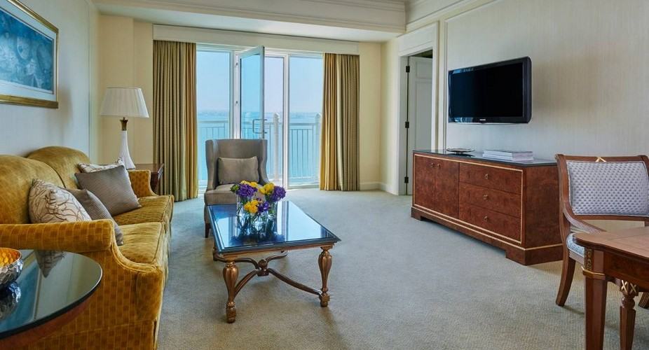 Four Seasons, Deluxe Suite, Executive Level