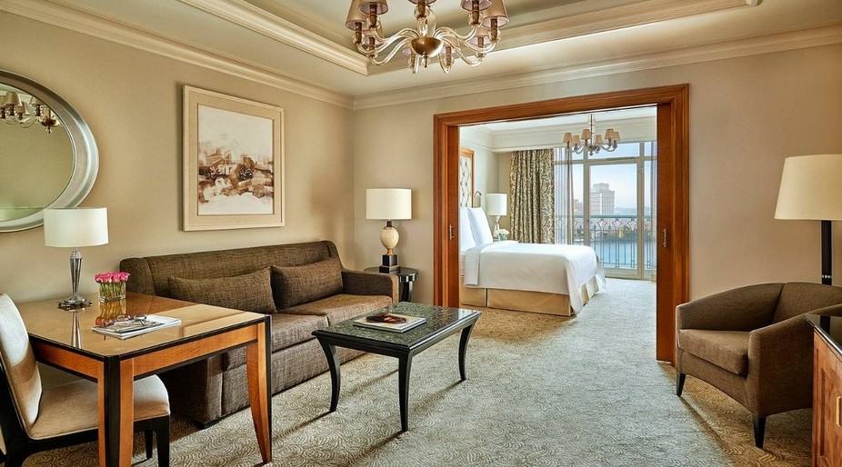 Corniche Suite King Bed