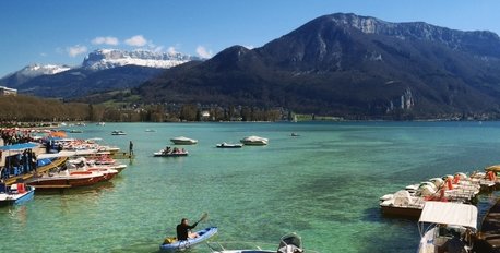 Paddle Across Lake Annecy