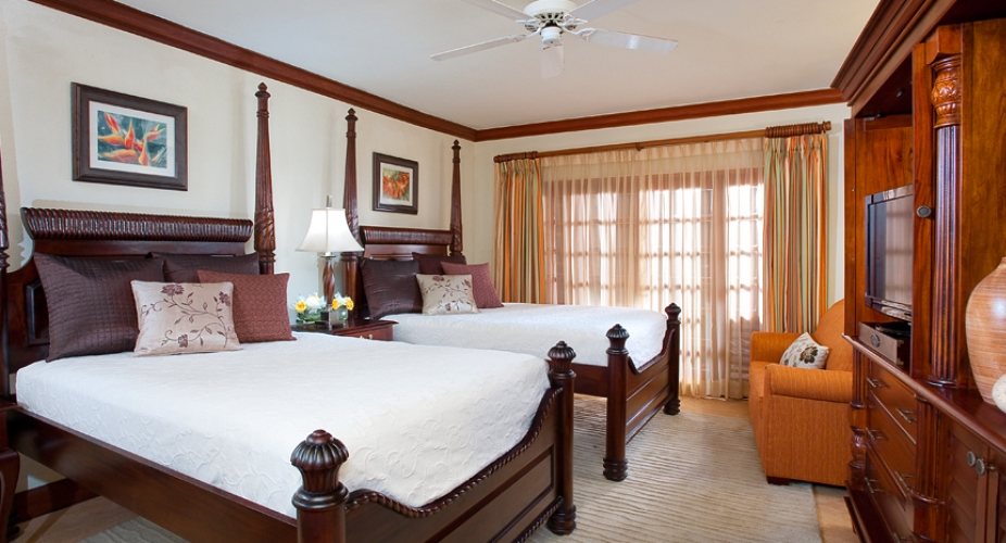 Caribbean Beachfront 1 Bedroom Concierge Suite