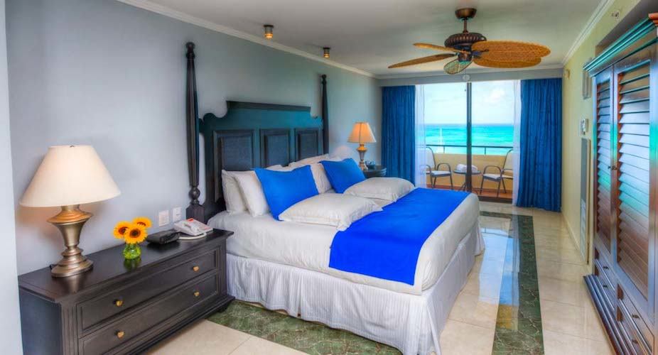 Deluxe Ocean Front Room With Hot Tub