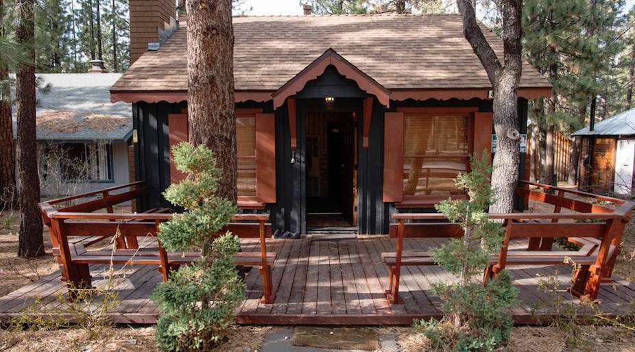 Bear Paw Spa Cabin